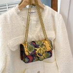 Snakeskin pattern flying bird swallow women's bag