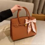 Premium fashionable and stylish tote bag - Image 7