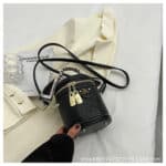 women's portable bucket bag - Image 3