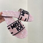 new D embroidered slippers for women - Image 3