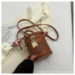 women's portable bucket bag - Image 2