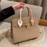 Premium fashionable and stylish tote bag - Image 6