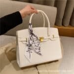 Premium fashionable and stylish tote bag - Image 2