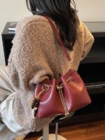 2025 Korean style trendy shoulder bag - Image 4