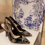 Christian Dior Premium Retro Golden Embroidered Baotou High-heeled Shoes