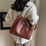 Retro Commuting Tote Bag Large Capacity Women's New Versatile Bag - Image 3